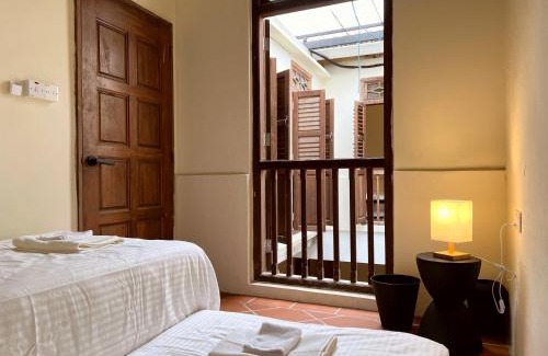 Historic George Town House | Exceptional Aayu Stewart: Family-Friendly with Breakfast Included
