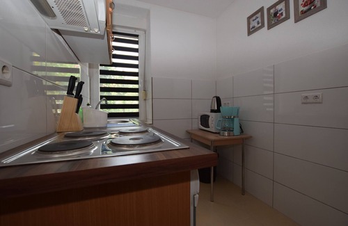 Gablenberg Apartment | Cozy AB Apartment 81 with Kitchen and Free Breakfast