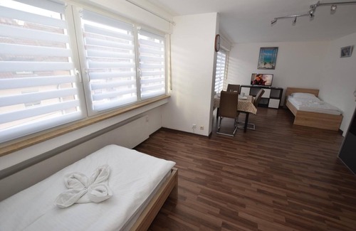 Gablenberg Apartment | Family-Friendly AB Apartment 92 with Breakfast & Kitchen