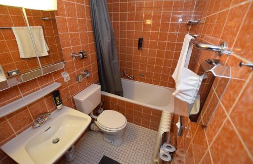 Mohringen-Nord Apartment | Family-Friendly AB Apartment Objekt 39 with Restaurant Access