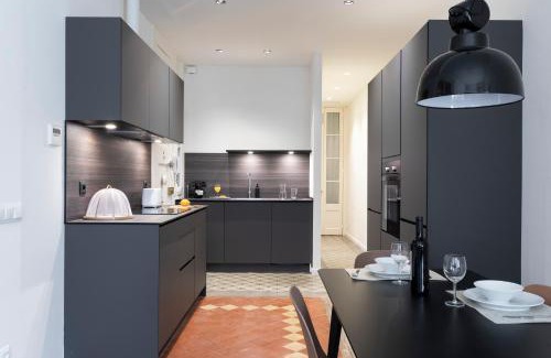 Sant Antoni Apartment | Ideal AB Centric Universitat: Family-Friendly Comfort Awaits