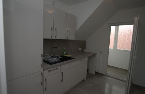 Benzviertel Apartment | Family-Friendly Stay at AB Stuttgart Untertürkheim - 8/10 Rating
