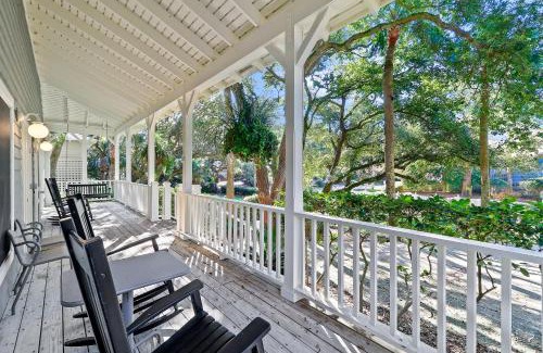 Kiawah Island House | Family-Friendly Retreat at 10 Atlantic Beach with Pool Access