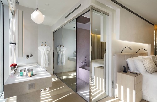 Sant Gervasi – la Bonanova Hotel | Indulge at ABaC Restaurant & Hotel - Rated 9.4/10!