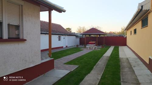 Abadszalok House | Abacskó Ház: 10/10 Rated with Pool and Ocean Views