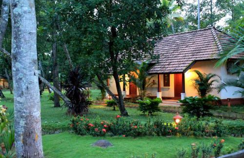 Mararikulam Resort | Tranquil Abad Turtle Beach with Oceanfront Pool Access