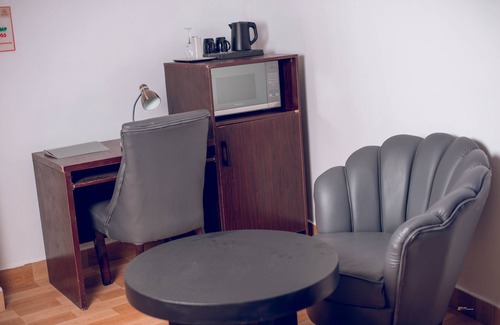 Ogbunike Hotel | Stylish Abada Hotel & Suites with Pool and Delicious Dining