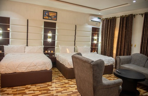 Ogbunike Hotel | Stylish Abada Hotel & Suites with Pool and Delicious Dining