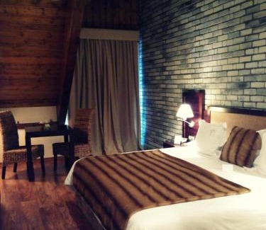 Tramacastilla de Tena Hotel | Experience Comfort at Abadia del Pirineo - 4-Star Retreat