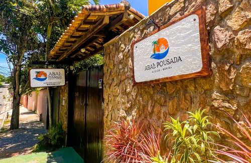 Manguinhos Hotel | Oceanfront Abal Pousada: Family-Friendly with Scenic Views