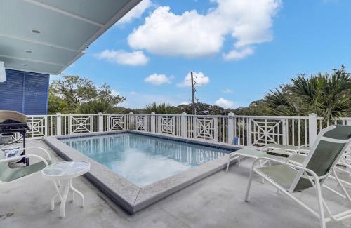 Isle of Palms House | Ocean View Retreat: Abalone Alley 7 with Resort Amenities