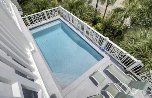 Isle of Palms House | Ocean View Retreat: Abalone Alley 7 with Resort Amenities