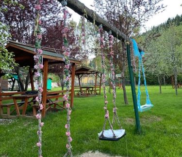 Dereceoren House | Discover Abant Yeşil Vadi Koç Pansiyon: 8.7/10 & Family-Friendly