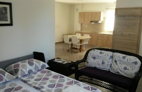 Kruncici Apartment | Guest Rated 10/10: Abba Apartment with Family-Friendly Amenities