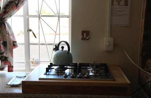 Loeriesfontein Apartment | Family-Friendly Abbastanza Self-Catering with High Ratings