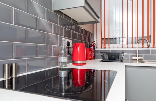 Horsham Apartment | Designer 2-Bed Abbey Apartment - Family Friendly Retreat