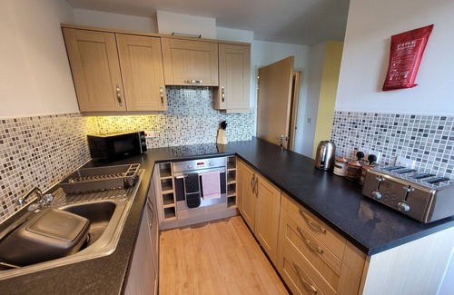 Colchester Apartment | Tranquil Abbey Field Birch Apartment with Pool & Breakfast