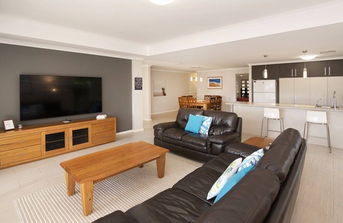 Abbey House | Unforgettable Family Getaways at Abbey Gem by the Shore