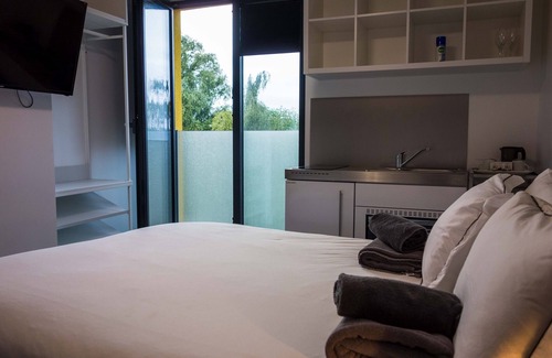 Park Royal Hotel | Discover Abbey Point Hotel: Rated 8.8 with Family-Friendly Amenities