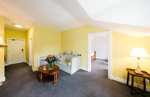 Abbeyleix Hotel | Cozy Abbeyleix Manor Hotel with Family-Friendly Amenities