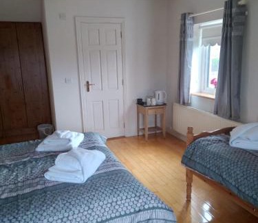 Ballyvaughan Apartment | Family-Friendly Abbeywest House: Rated 8.9/10 by Guests