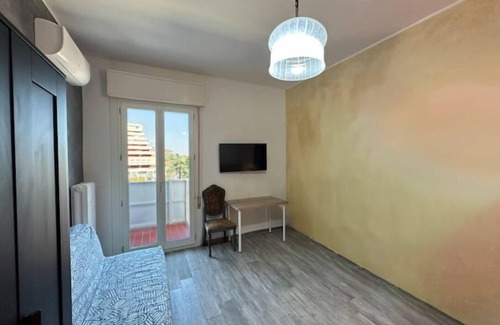 Crocetta-San Lazzaro-Modena Est Apartment | Abbot Modenese Suite: Pet-Friendly Retreat with Spa Access