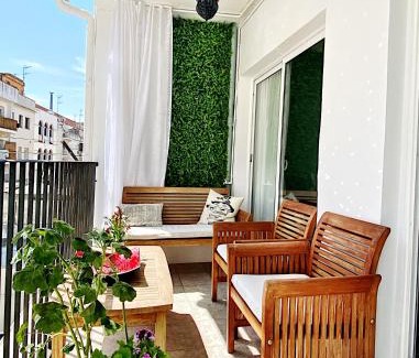 Sitges Town Center Apartment | Beachside Abbott Apartment: Family-Friendly & Guest Rated 9.6