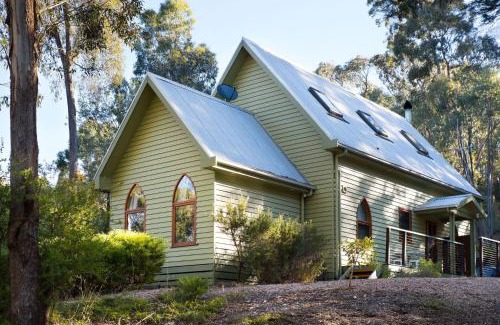 Hepburn House | Family-Friendly Abbotts Rest - 4-Star Guest Rated Retreat