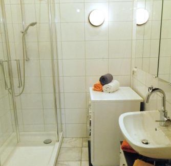 Meersburg Apartment | Guest Rated: ABC Ferienwohnungen Atelierwohnung F Awaits