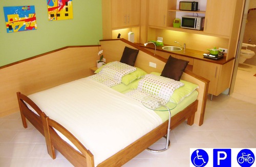 Favoriten Apartment | Family-Friendly ABCD Apartments with Ocean View