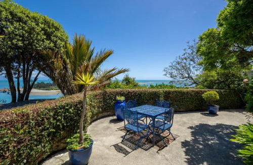 Britannia Heights Apartment | Abel Abode -Te Whare Rangi