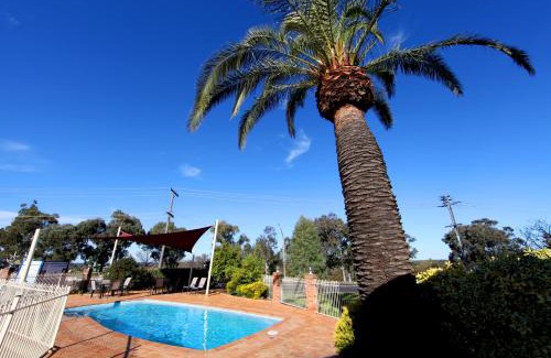 Dubbo Hotel | Exceptional Stay at Abel Tasman Motor Inn with Pool & Breakfast