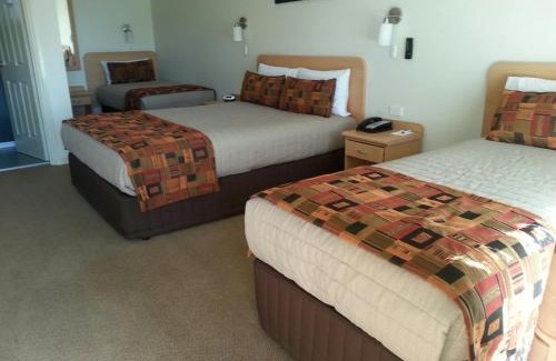 Dubbo Hotel | Exceptional Stay at Abel Tasman Motor Inn with Pool & Breakfast