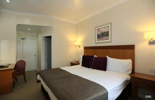 Central Aberdeen Hotel | Pet-Friendly Aberdeen Douglas Hotel with Family Amenities