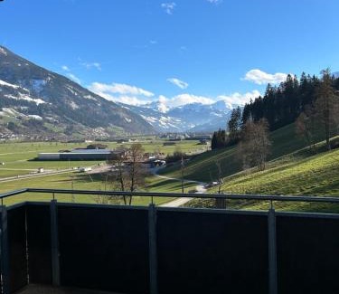 Fuegen Apartment | Top-Rated Family-Friendly Stay at Aberghof with Access