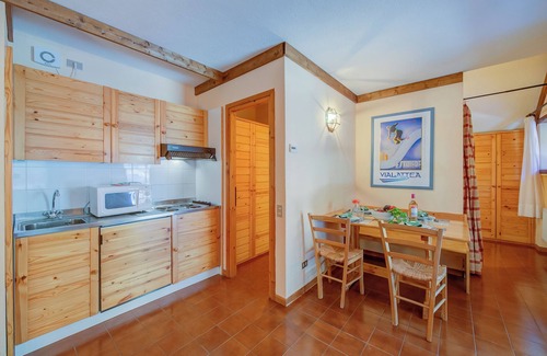 Grangesises Apartment | Cozy Abeti A2-17 Near Ski Slopes in Sestriere, Italy