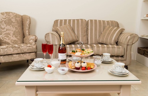 Hollywood Bed & Breakfast | Guest Rated 9.8: Abhainn Ri Farmhouse B&B with Breakfast