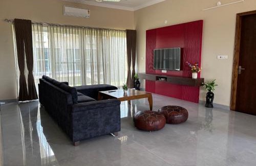Uchiyarda House | Family-Friendly Retreat at Abhikram Holiday Homes
