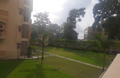 Bullawala Apartment | Discover Abhimaan Stays: Pet-Friendly with Pool Amenities
