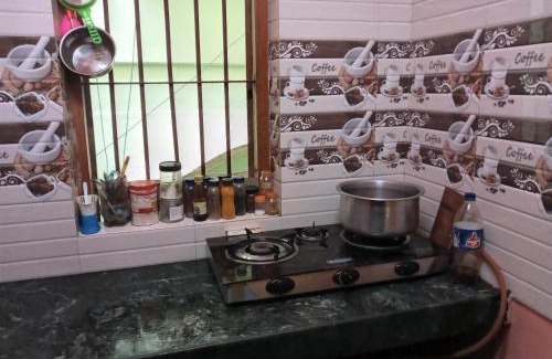 Kolkata House | Pet-Friendly Retreat at Abhinna Bangla with Breakfast