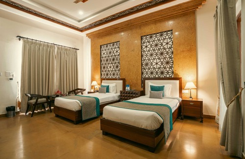 Sawai Madhopur Hotel | Explore Abhyaran Resort Ranthambore: Relax by the Pool