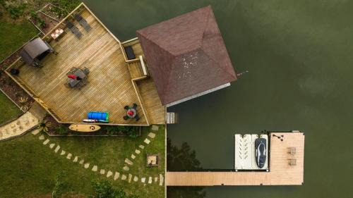 Jacksons' Gap House | Discover Family-Friendly Fun at Abigail's Lake Haven
