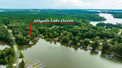Jacksons' Gap House | Discover Family-Friendly Fun at Abigail's Lake Haven
