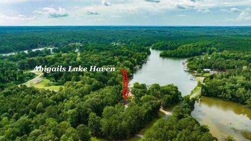 Jacksons' Gap House | Discover Family-Friendly Fun at Abigail's Lake Haven