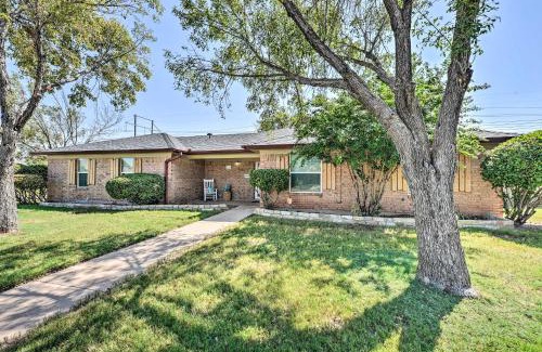 Abilene House | Family-Friendly Abilene Home with BBQ & Private Yard
