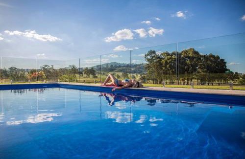Erudgere House | Relaxing Abingdon House - Mudgee Retreat with Pool & Kids' Fun