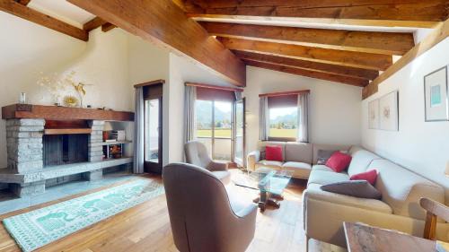 Sils-Maria Apartment | Family-Friendly Retreat at Abitaziun Furtschellas 8