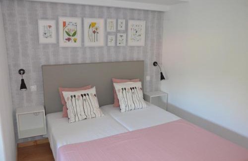Carcavelos House | ABLA Guest House: Oceanfront Retreat with Pool Access