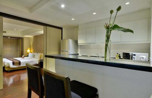 Samsen Nai Apartment | Exclusive Stay at Abloom Serviced Apartments with Pool