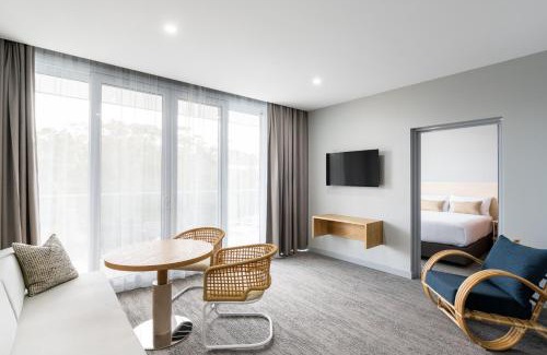 Malua Bay Hotel | Oceanfront Abode Malua Bay with Pet-Friendly Amenities